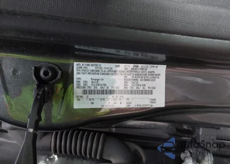 2015 Ford Focus Se z USA, uszkodzony, nr VIN 1FADP3F2XFL239219